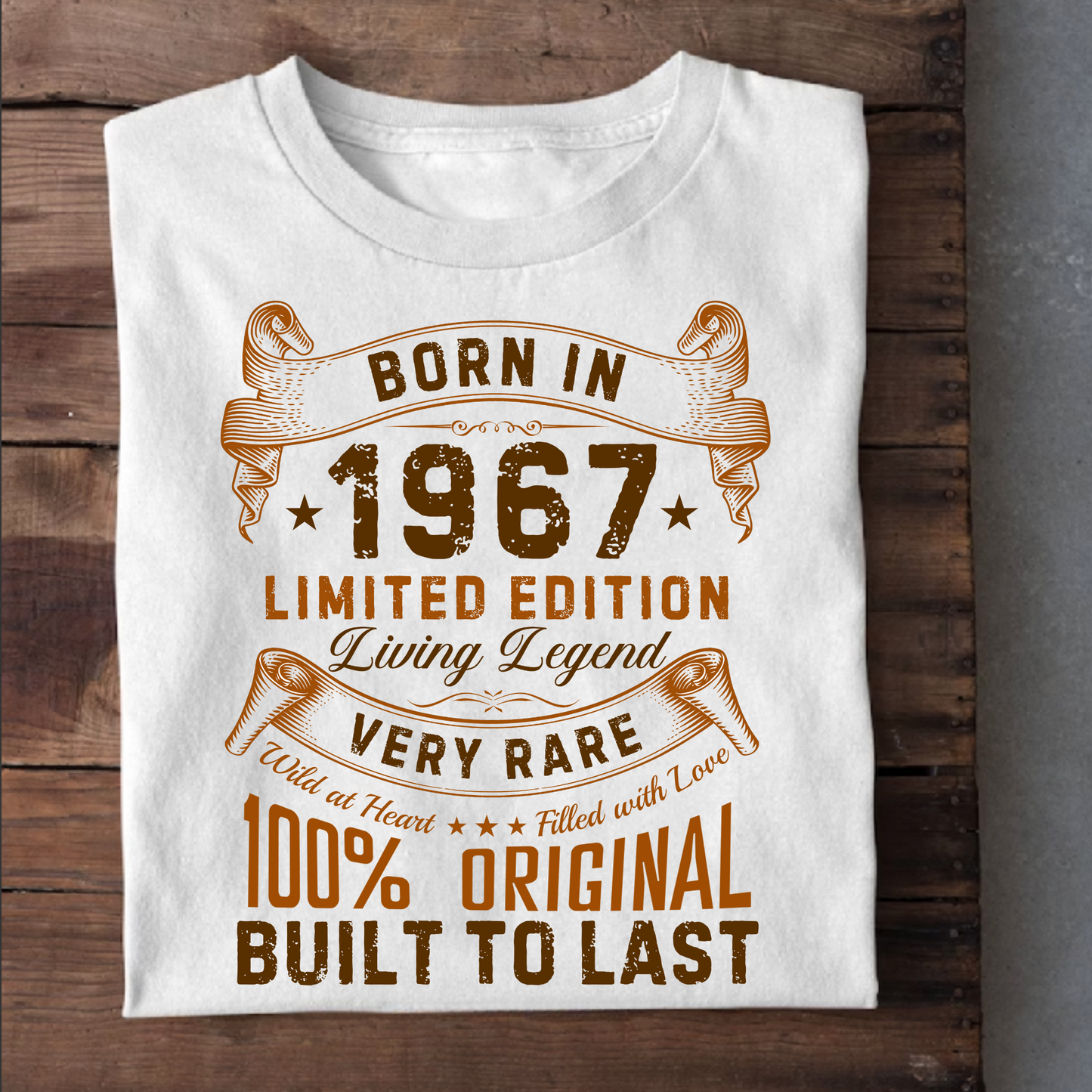 BORN IN 1967 LIVING LEGEND CLASSIC T-SHIRT