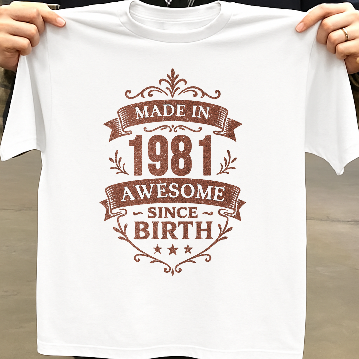 MADE IN 1981 AWESOME SINCE BIRTH PREMIUM QUALITY T-SHIRT
