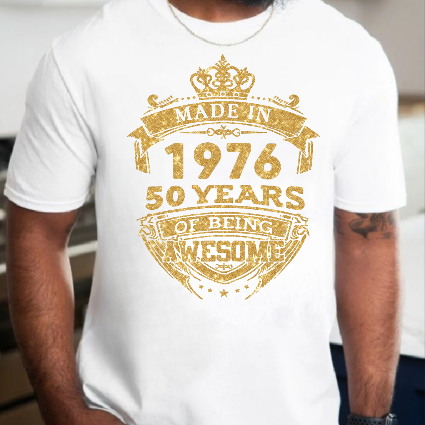 MADE IN 1976 50 YEARS OF BEING AWESOME PREMIUM CLASSIC T-SHIRT