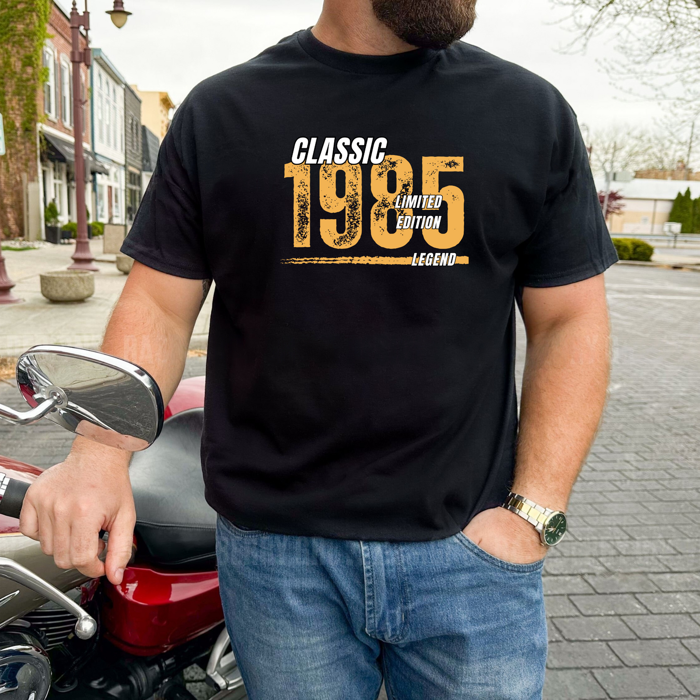CLASSIC 1985 LIMITED EDITION LEGEND PREMIUM T-SHIRT
