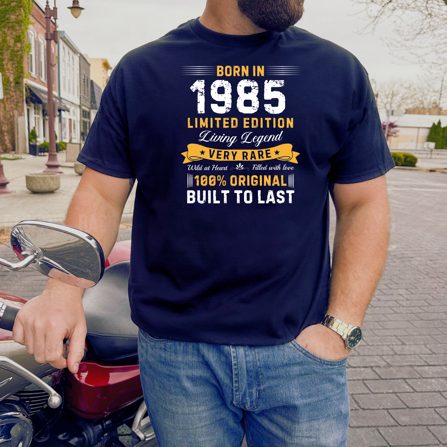 BORN IN 1985 BUILT TO LAST CLASSIC T-SHIRT