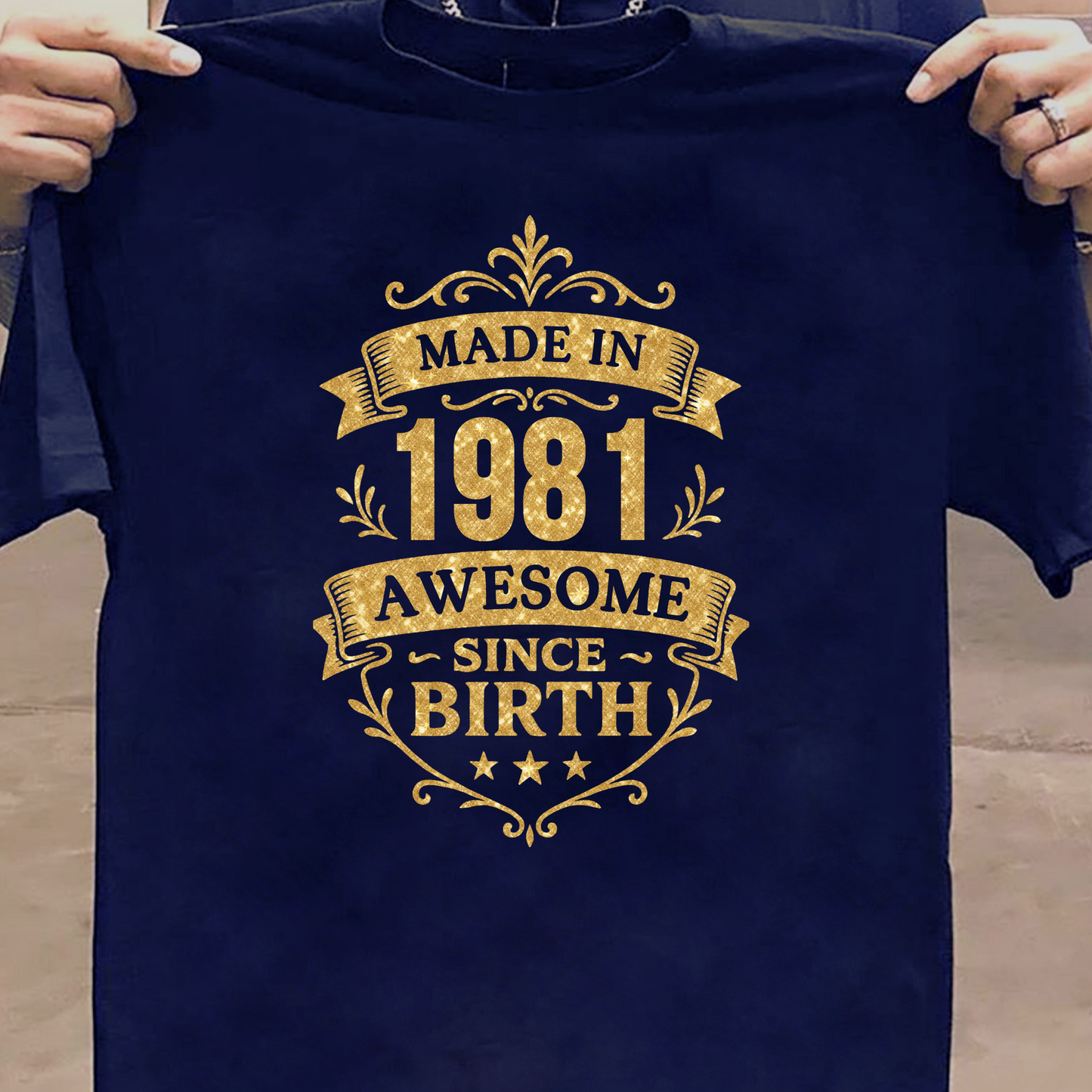 MADE IN 1981 AWESOME SINCE BIRTH PREMIUM QUALITY T-SHIRT