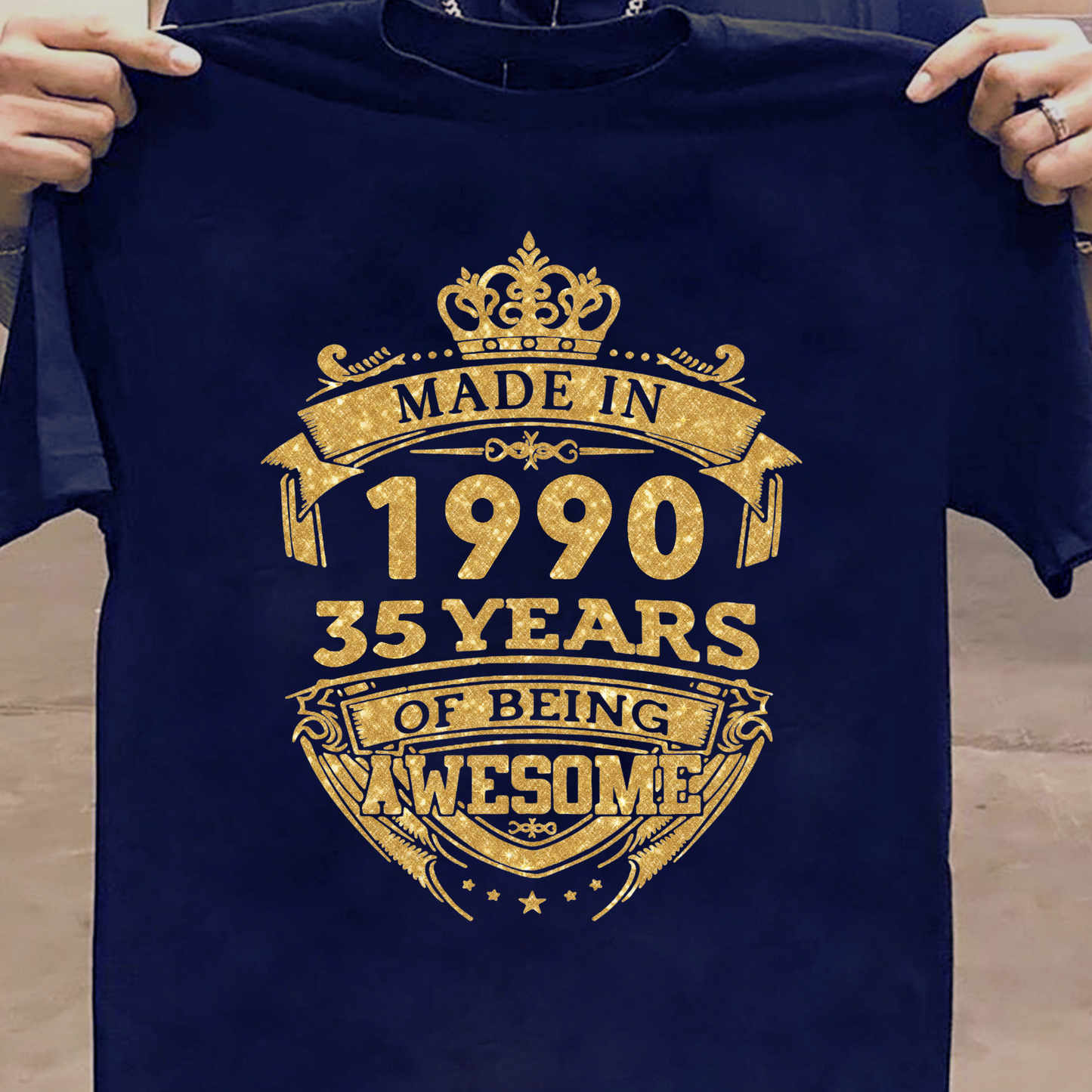 MADE IN 1990 35 YEARS OF BEING AWESOME PREMIUM QUALITY CLASSIC T-SHIRT