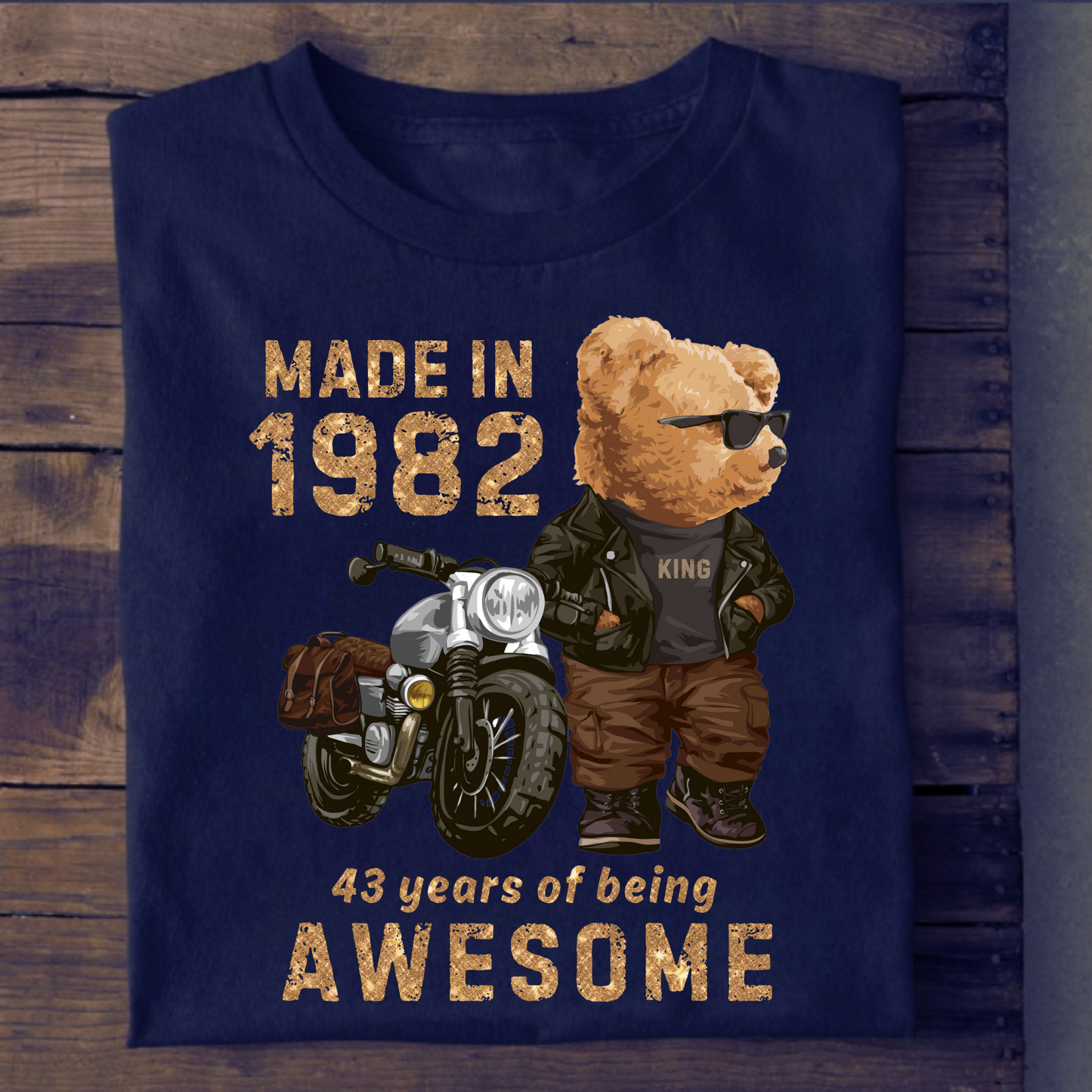 MADE IN 1982 43 YEARS OF BEING AWESOME (PANDA) PREMIUM QUALITY T-SHIRT