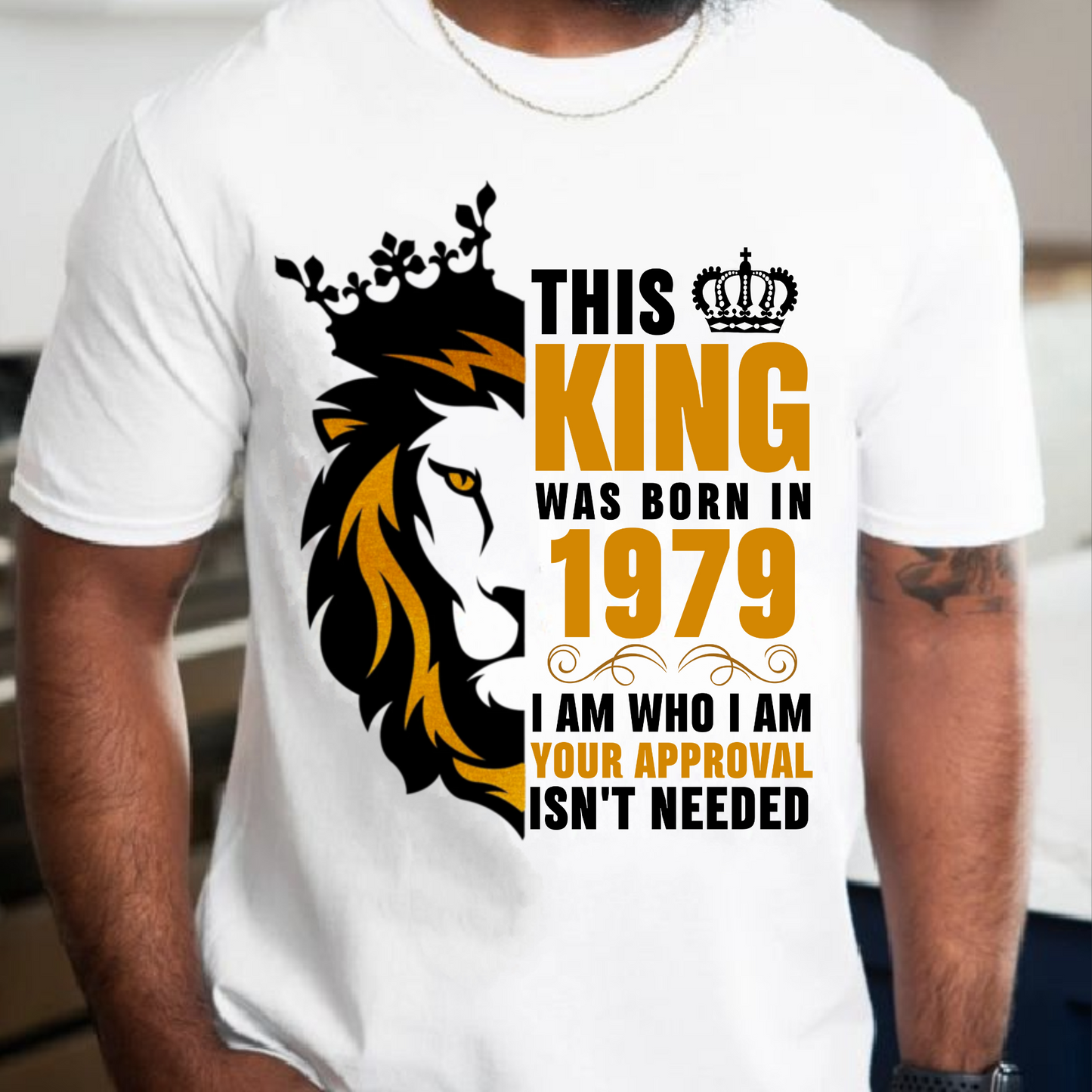 THIS KING WAS BORN IN 1979 PREMIUM QUALITY T-SHIRT