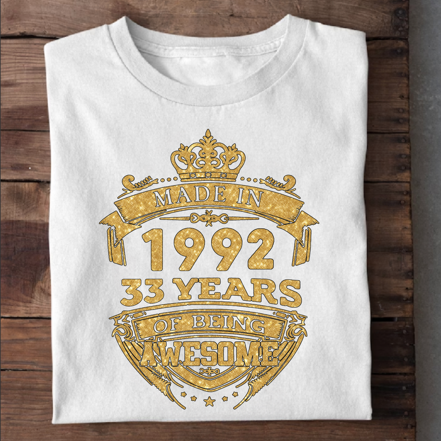 MADE IN 1992 33 YEARS OF BEING AWESOME PREMIUM QUALITY CLASSIC T-SHIRT