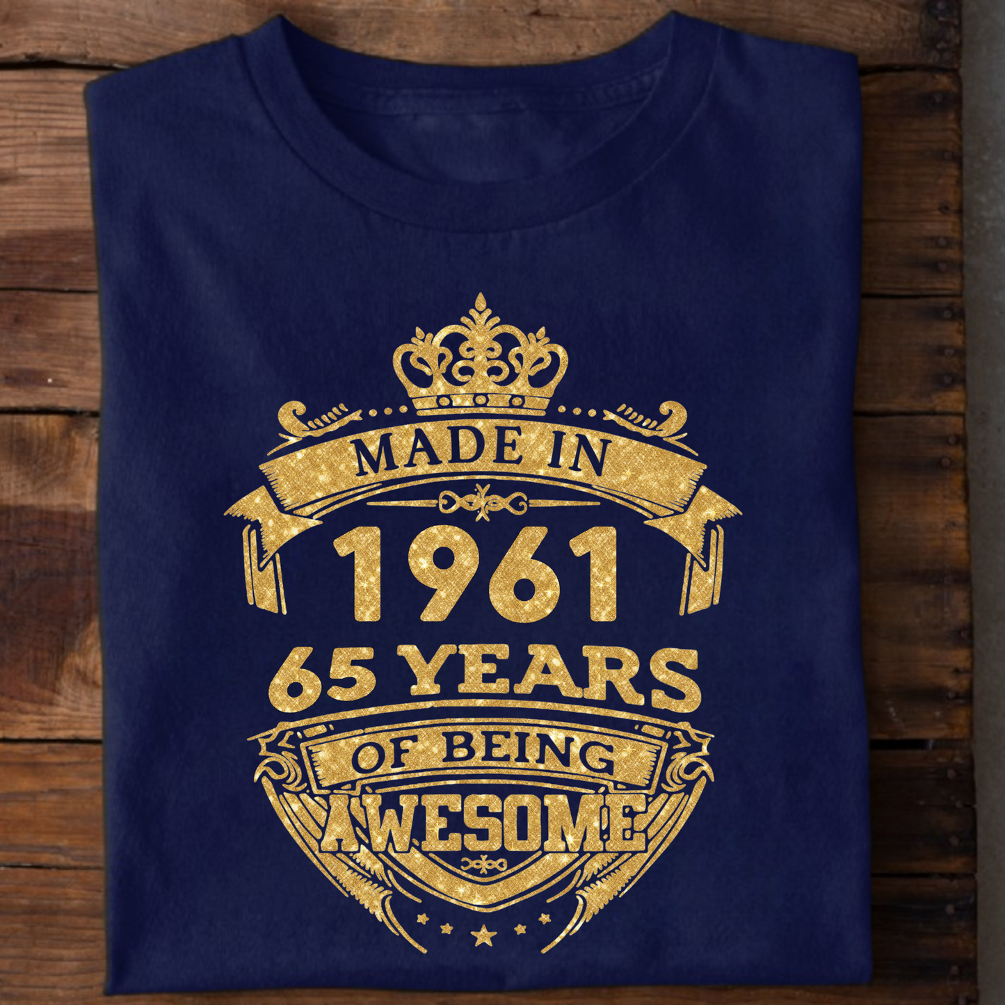 MADE IN 1961 65 YEARS OF BEING AWESOME PREMIUM CLASSIC T-SHIRT