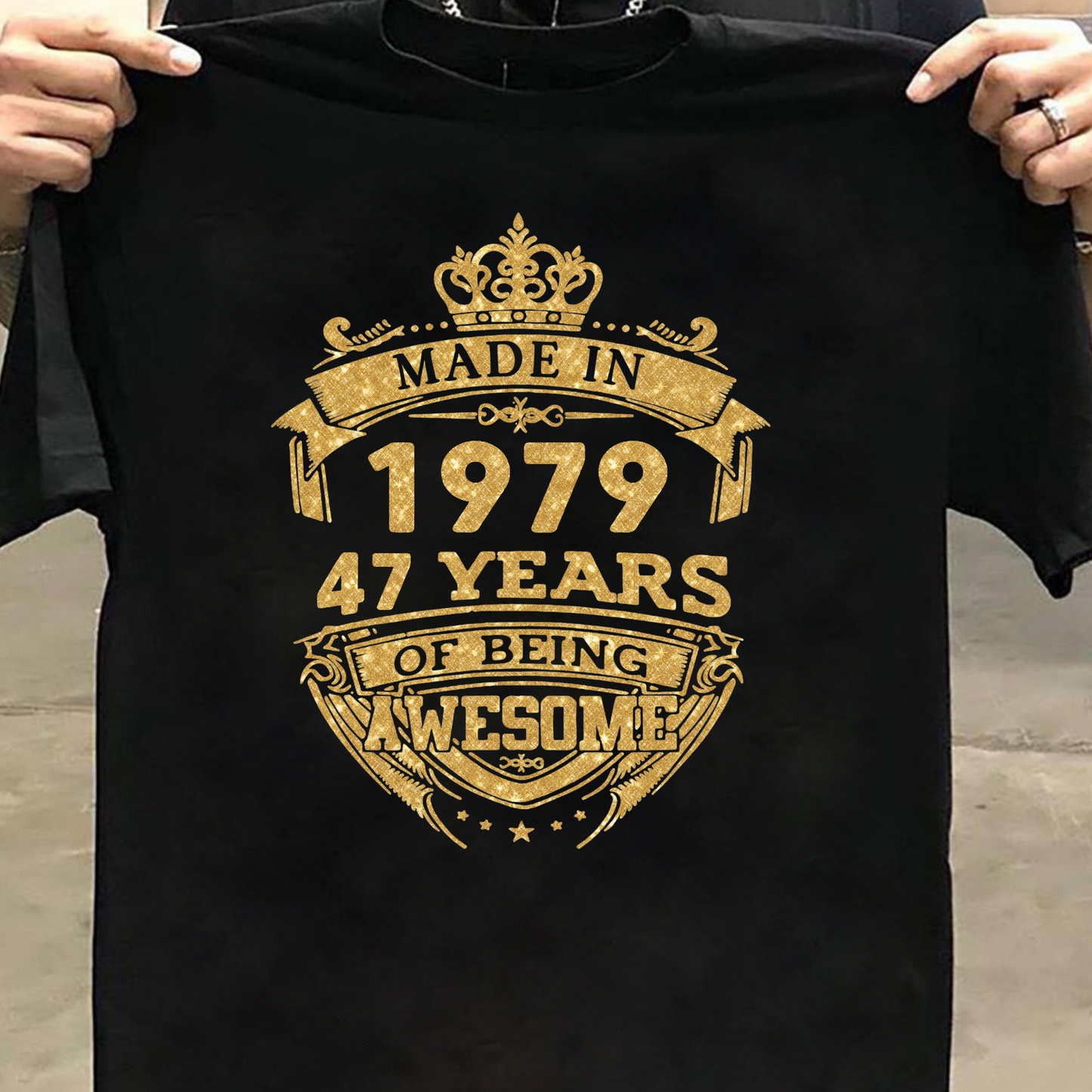 MADE IN 1979 47 YEARS OF BEING AWESOME PREMIUM CLASSIC T-SHIRT