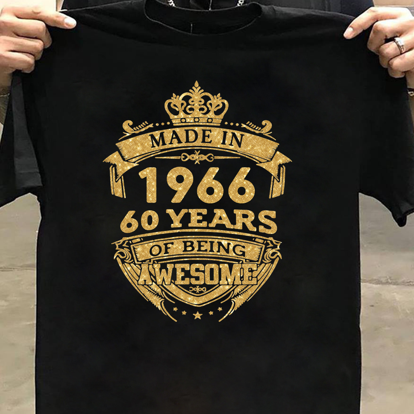 MADE IN 1966 60 YEARS OF BEING AWESOME PREMIUM CLASSIC T-SHIRT