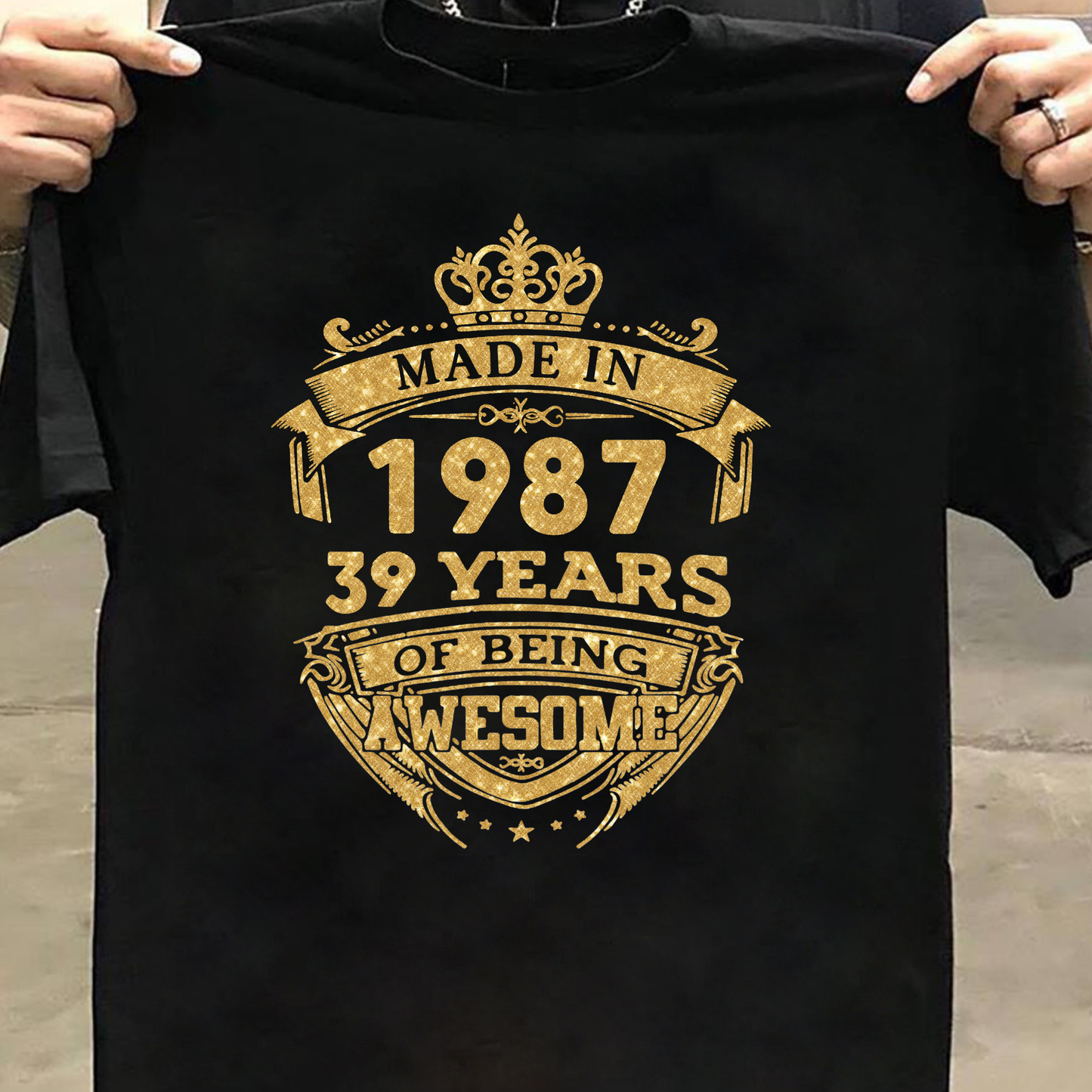 MADE IN 1987 39 YEARS OF BEING AWESOME PREMIUM CLASSIC T-SHIRT