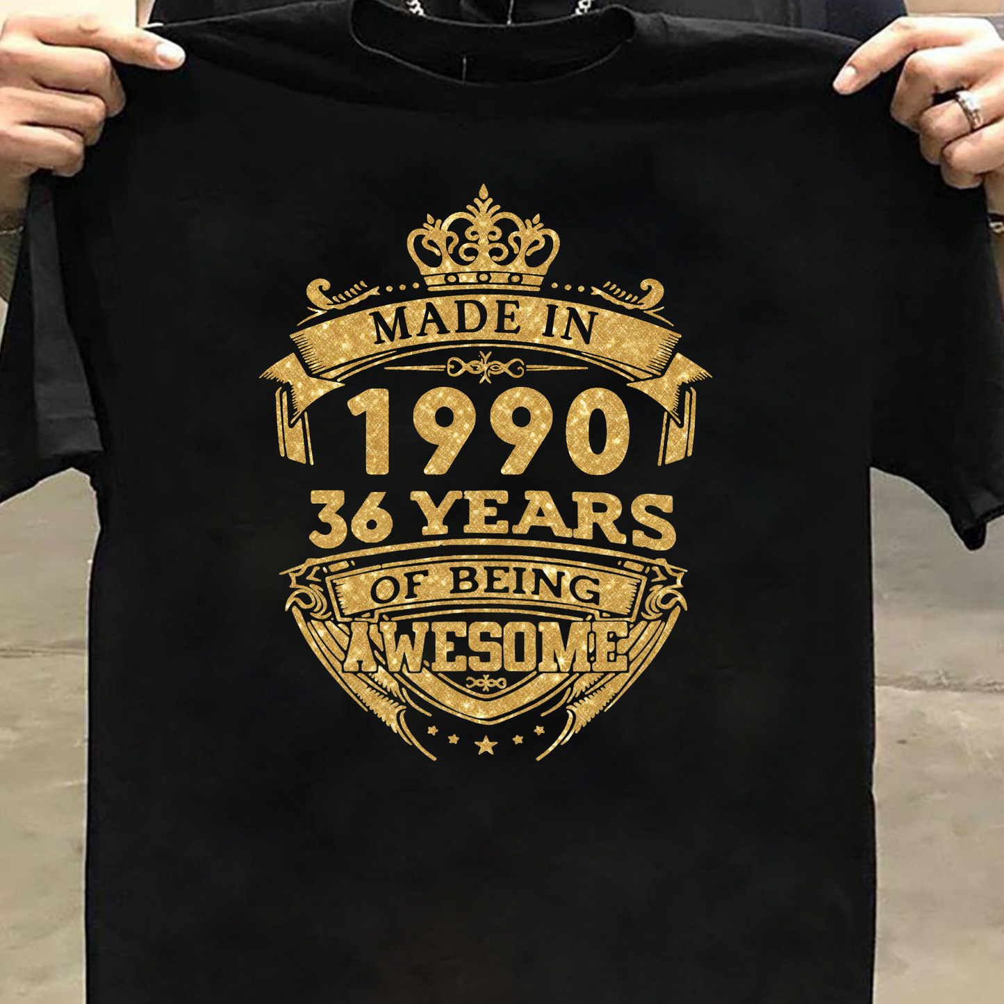 MADE IN 1990 36 YEARS OF BEING AWESOME PREMIUM CLASSIC T-SHIRT