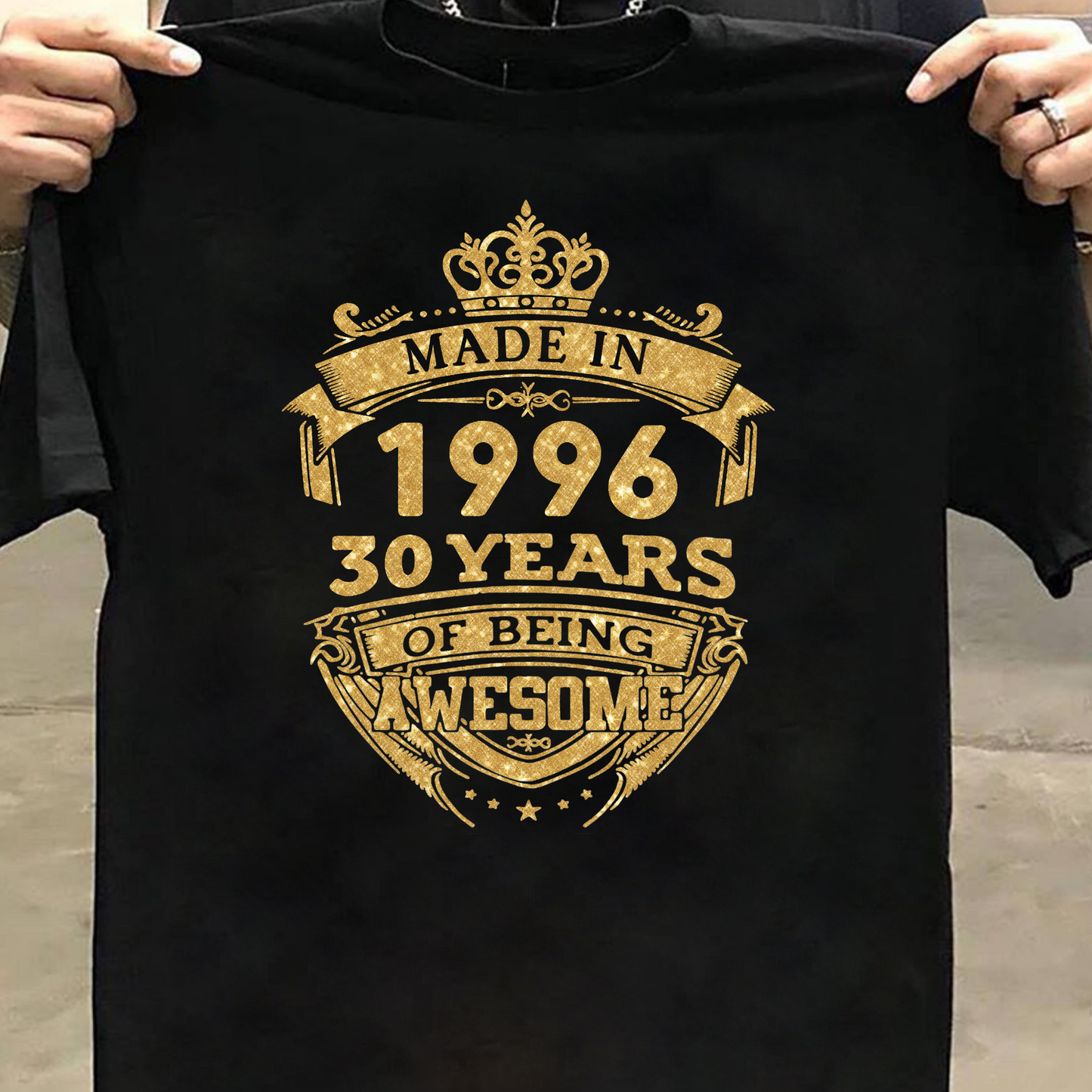 MADE IN 1996 30 YEARS OF BEING AWESOME PREMIUM CLASSIC T-SHIRT