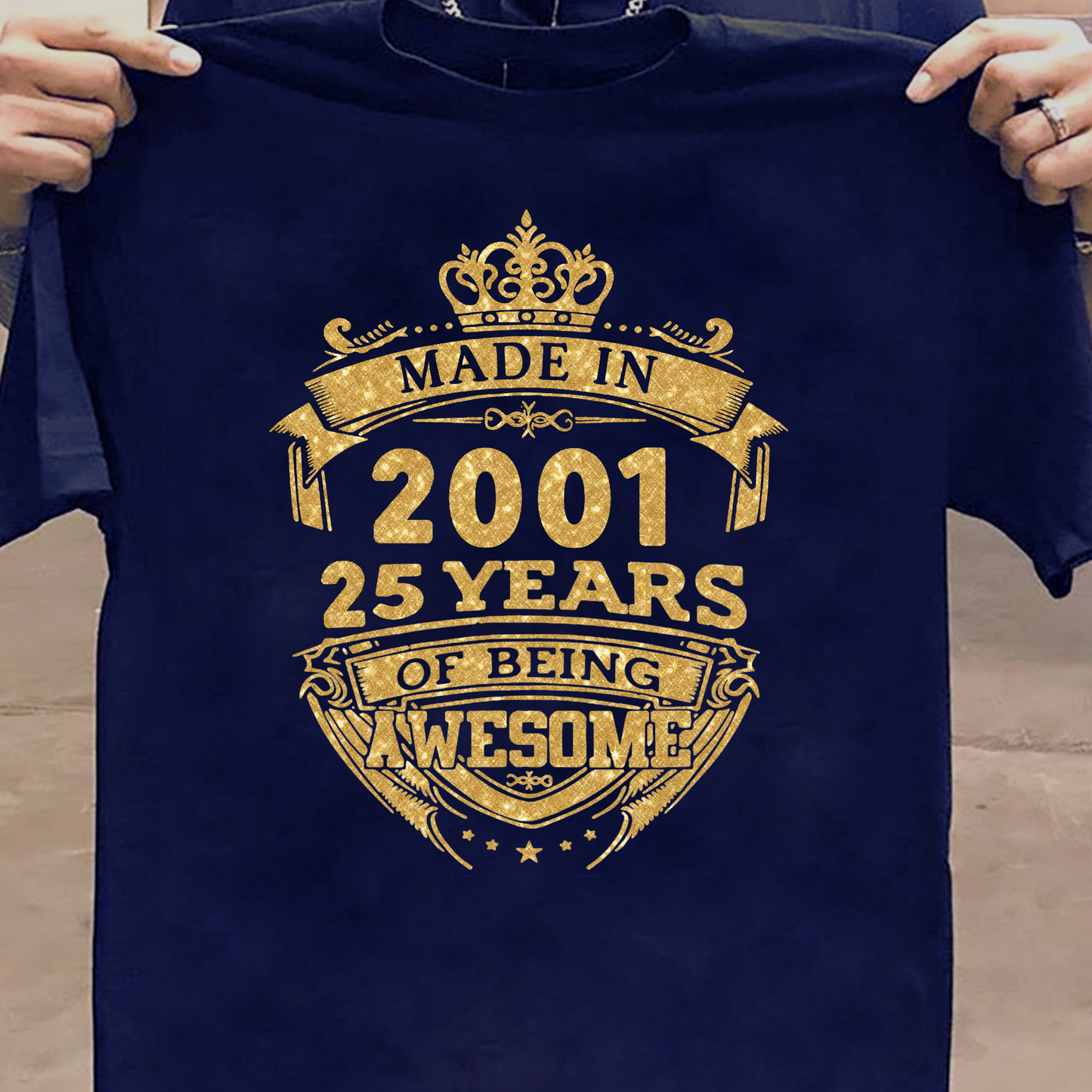 MADE IN 2001 25 YEARS OF BEING AWESOME PREMIUM CLASSIC T-SHIRT
