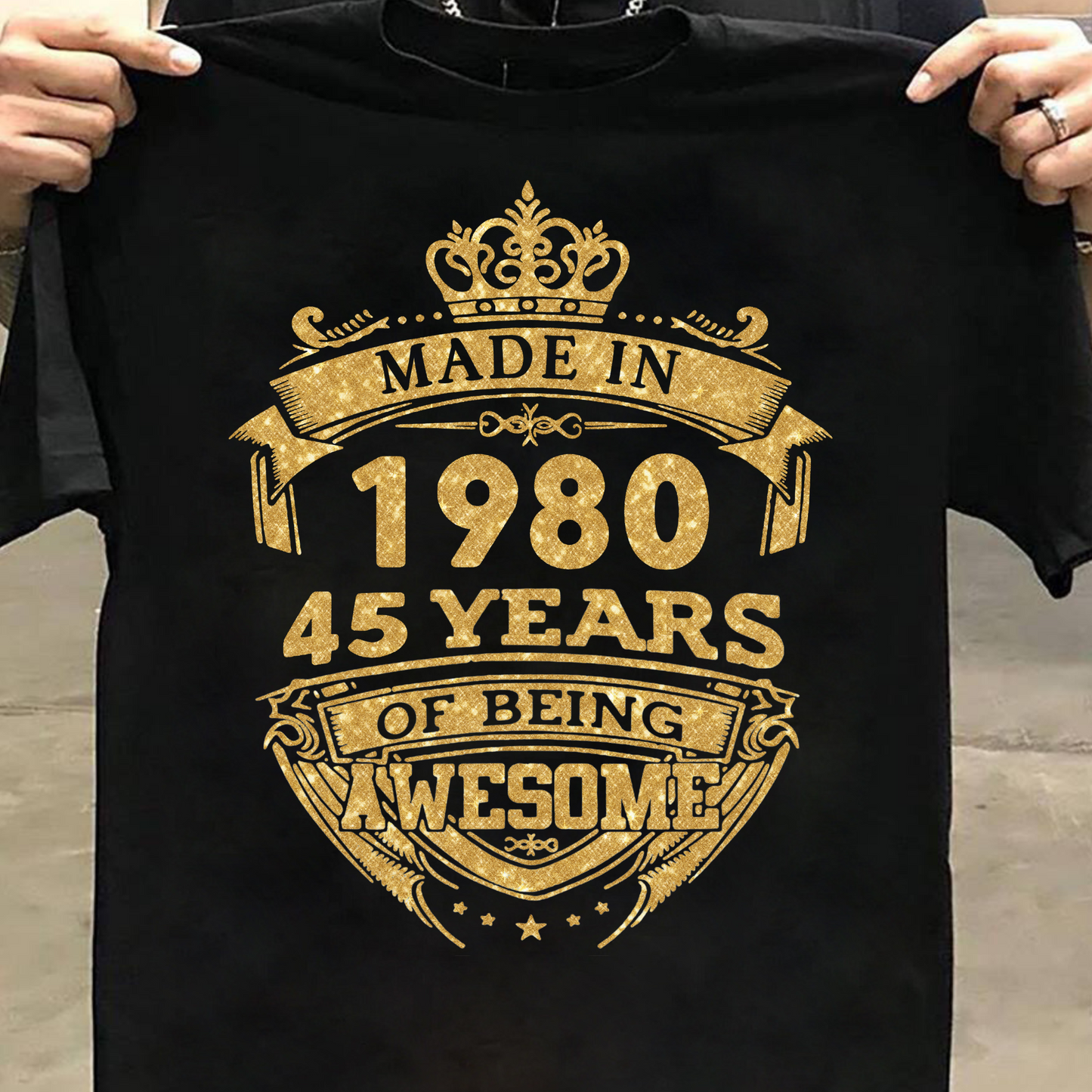 MADE IN 1980 45 YEARS OF BEING AWESOME PREMIUM QUALITY CLASSIC T-SHIRT