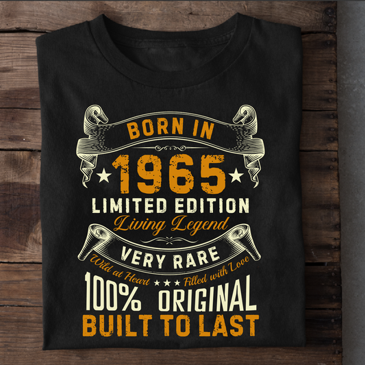 BORN IN 1965 LIVING LEGEND CLASSIC T-SHIRT