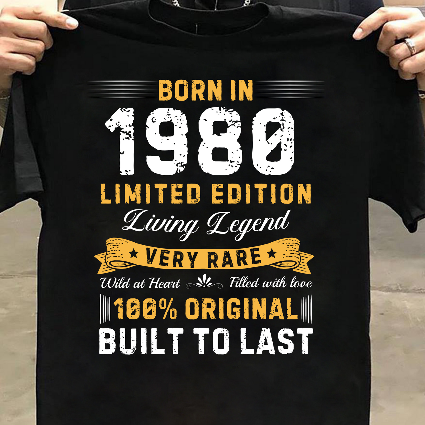 BORN IN 1980 LIMITED EDITION LEGEND CLASSIC T-SHIRT