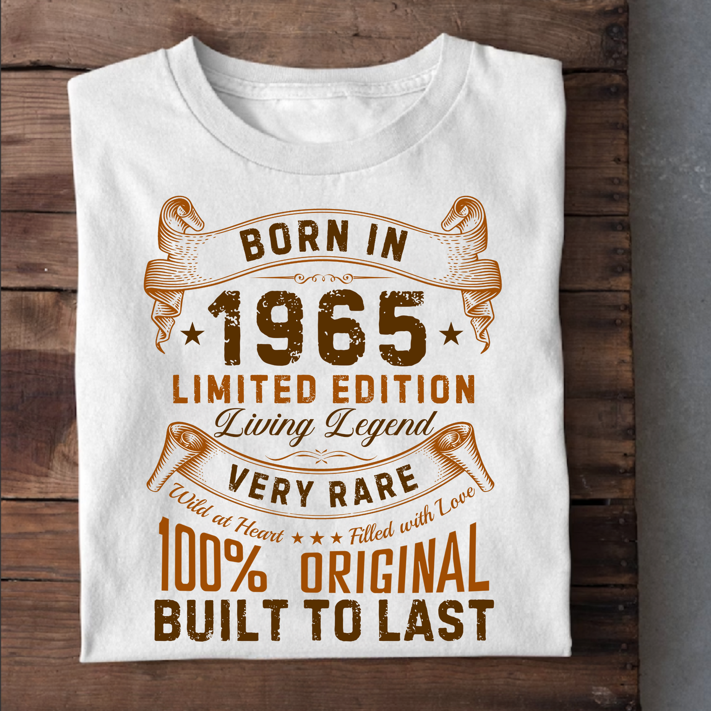 BORN IN 1965 LIVING LEGEND CLASSIC T-SHIRT