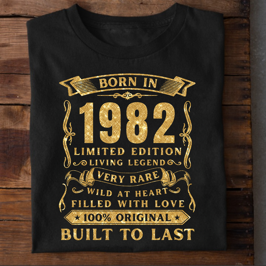BORN IN 1982 PREMIUM QUALITY T-SHIRT