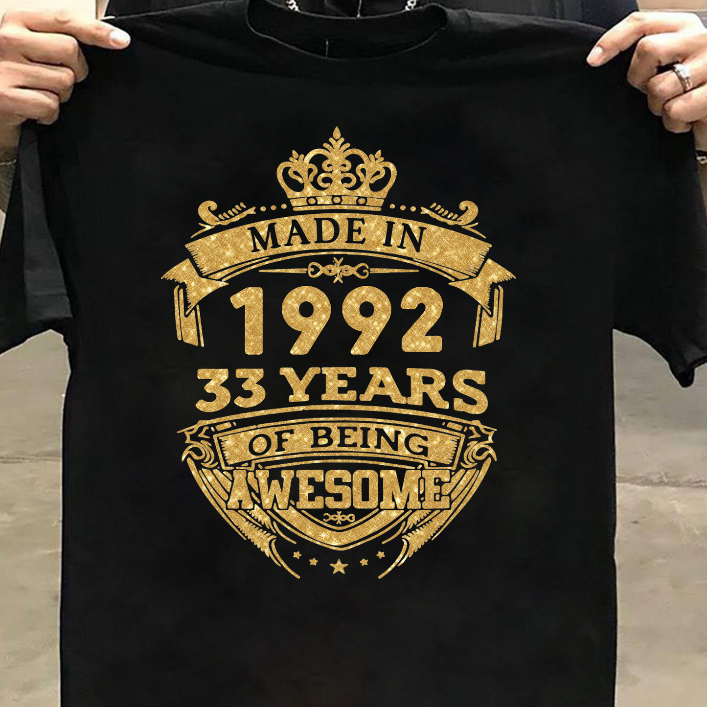 MADE IN 1992 33 YEARS OF BEING AWESOME PREMIUM QUALITY CLASSIC T-SHIRT