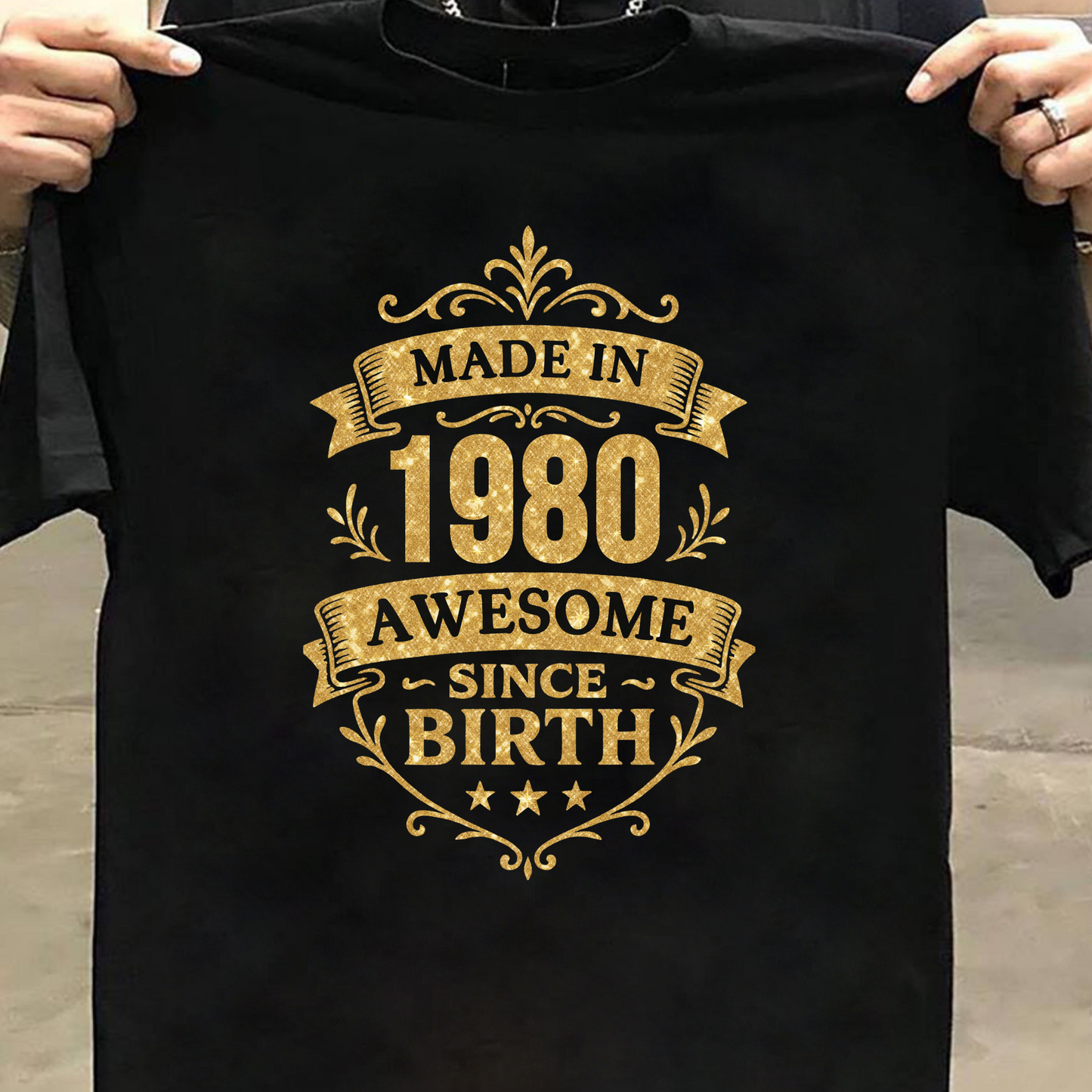 MADE IN 1980 AWESOME SINCE BIRTH PREMIUM QUALITY T-SHIRT
