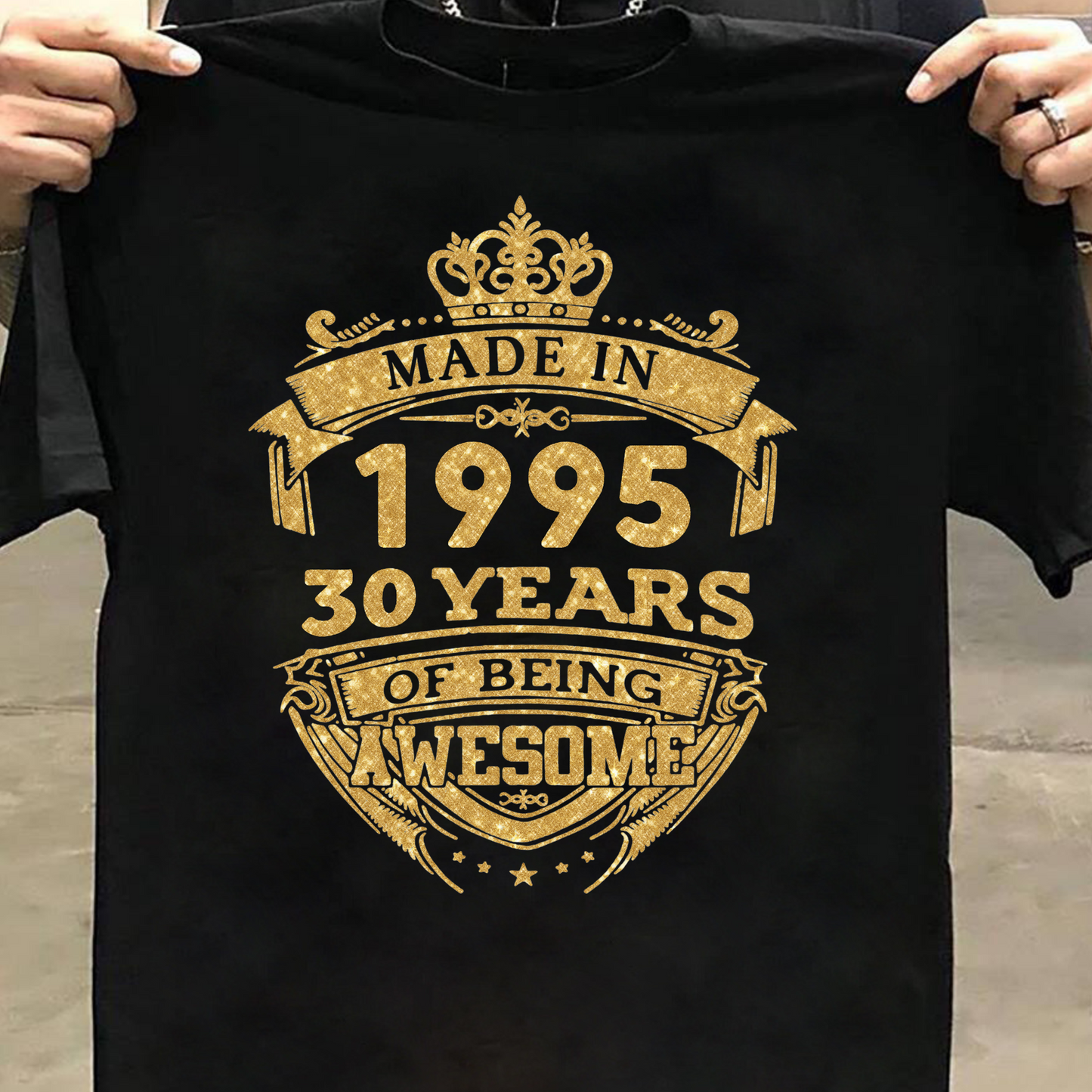 MADE IN 1995 30 YEARS OF BEING AWESOME PREMIUM QUALITY CLASSIC T-SHIRT