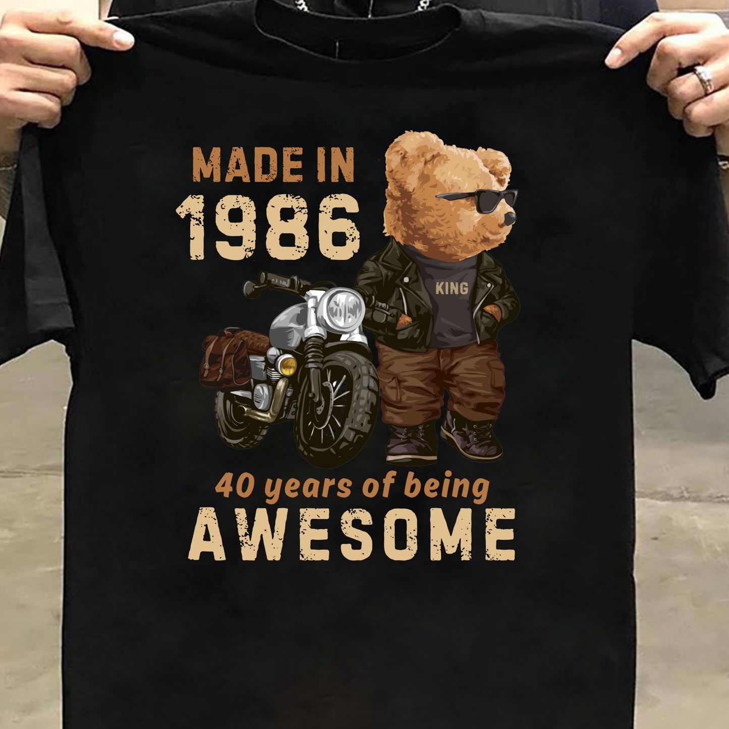 PANDA KING-MADE IN 1986 40 YEARS OF BEING AWESOME CLASSIC T-SIHRT