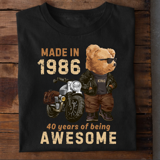 PANDA KING-MADE IN 1986 40 YEARS OF BEING AWESOME CLASSIC T-SIHRT